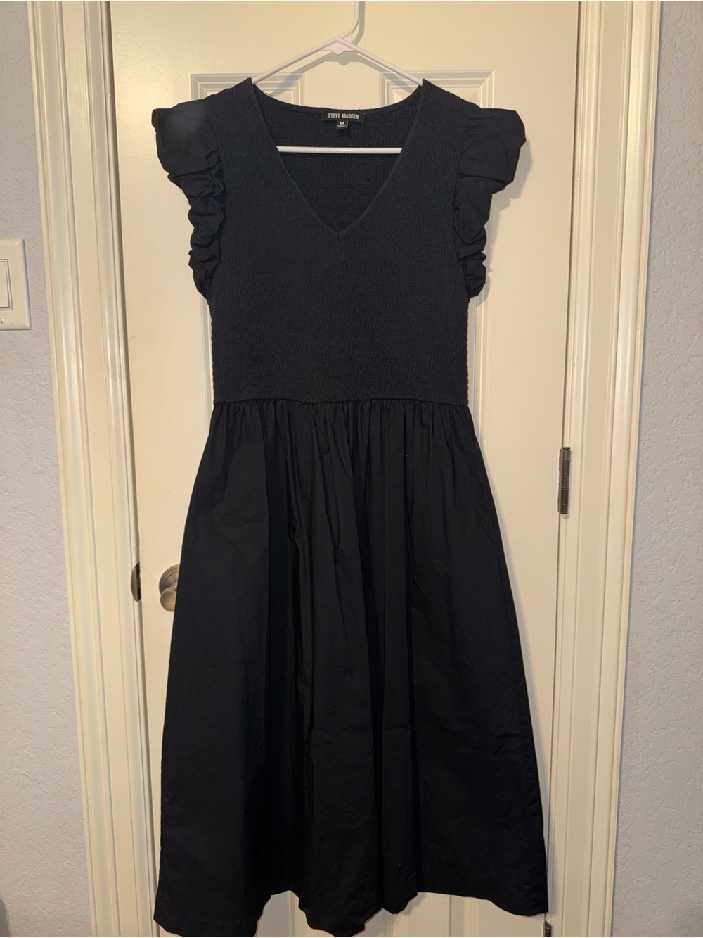 Steve Madden Black Smocked Bodice Midi Dress Ruffle Sleeve Pockets Size M NEW